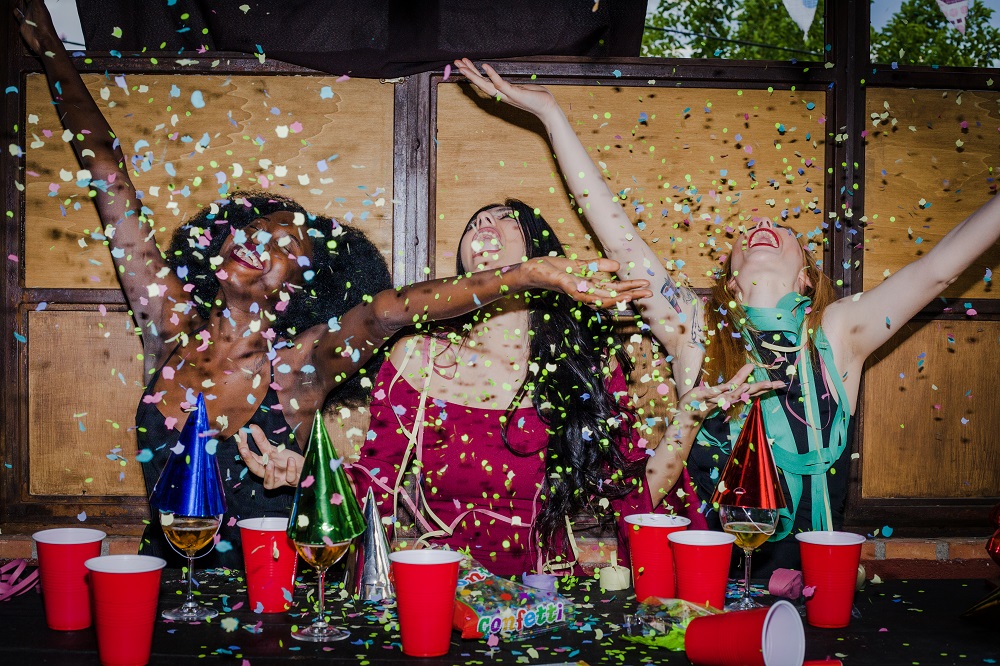 Ultimate Guide to Hosting a Theme Party with Stunning Decor & Neon Signs!
