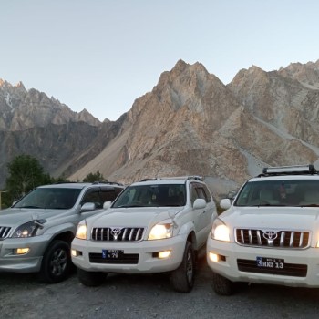   Driving in Pakistan: How to rent a car and drive on your Pakistani vacation?