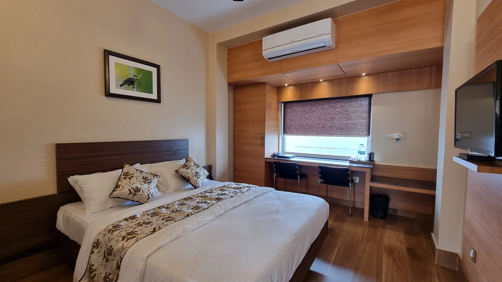 Stay Smart: Hotel in Dum Dum Near Metro Station