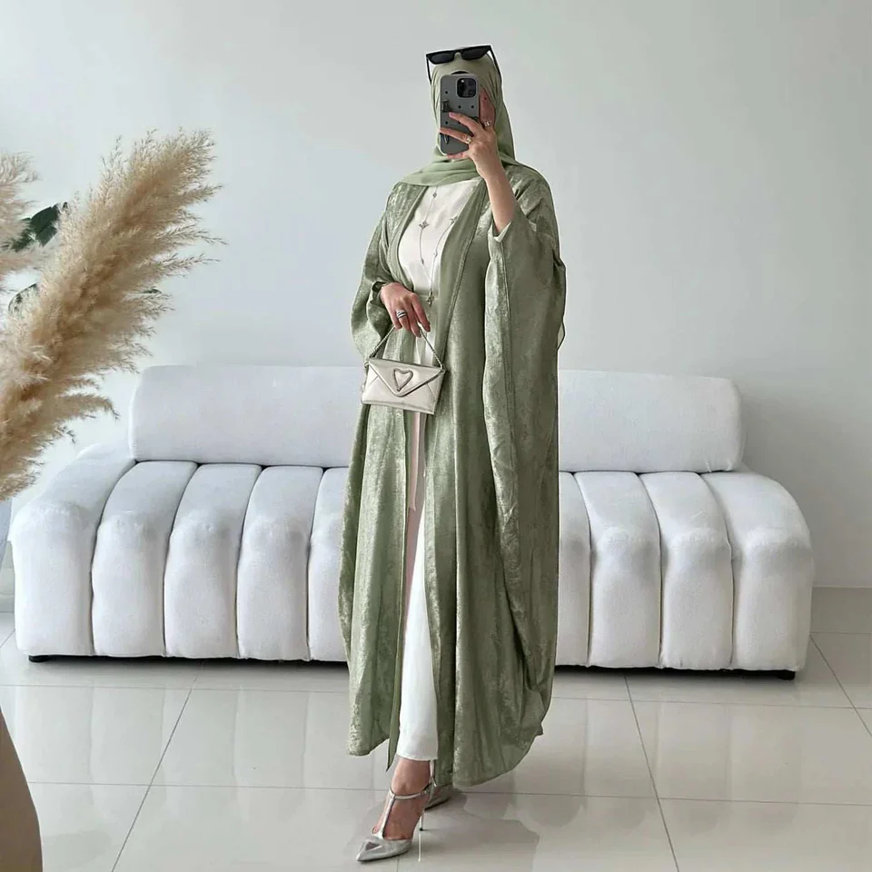 How to Style Your Abaya for a Modern Everyday Look