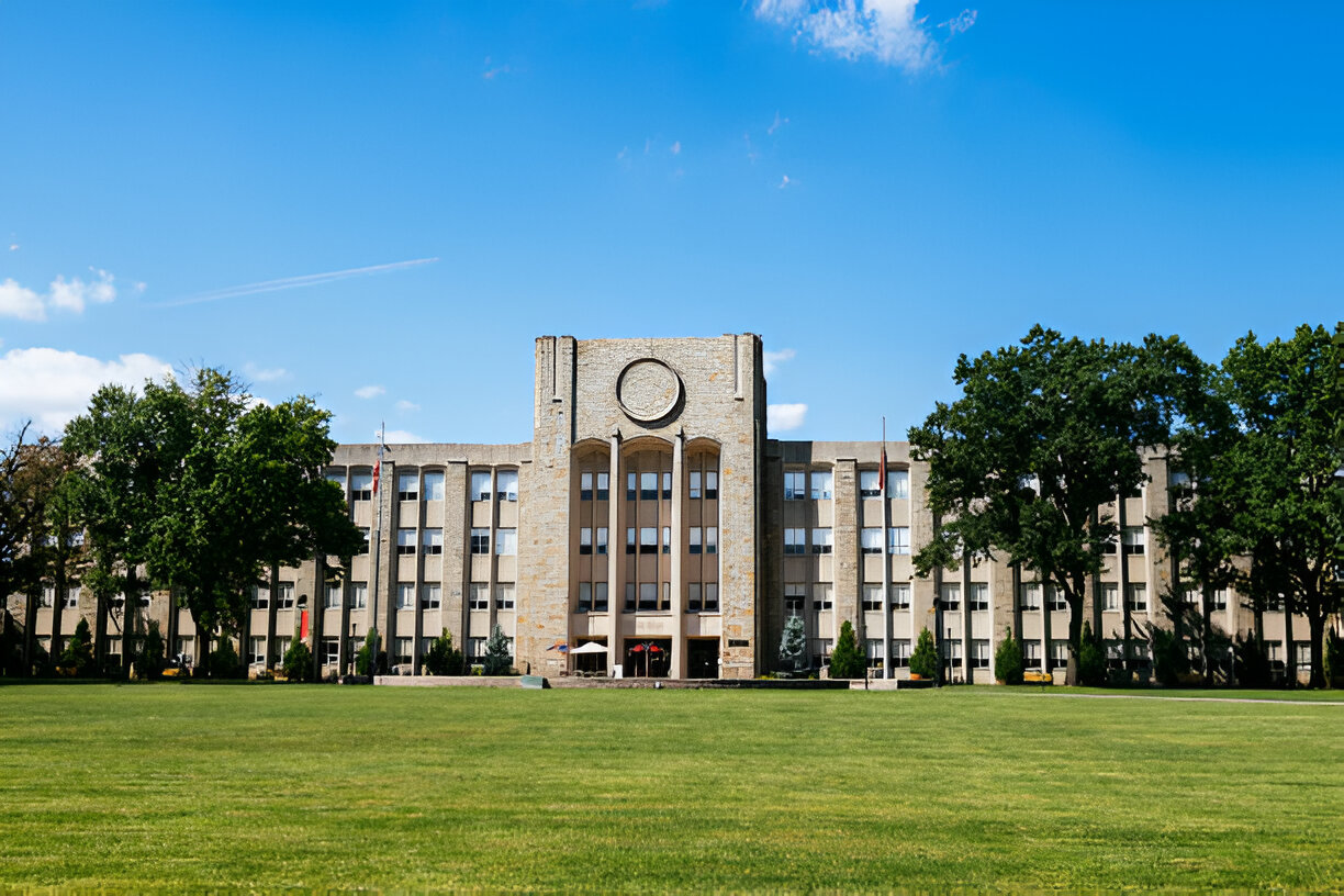 How to Choose the Right College: A Complete Family Guide