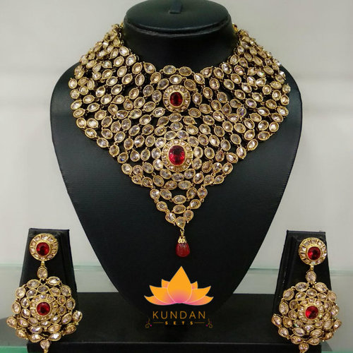 Enhance your beauty with polki jewelry sets
