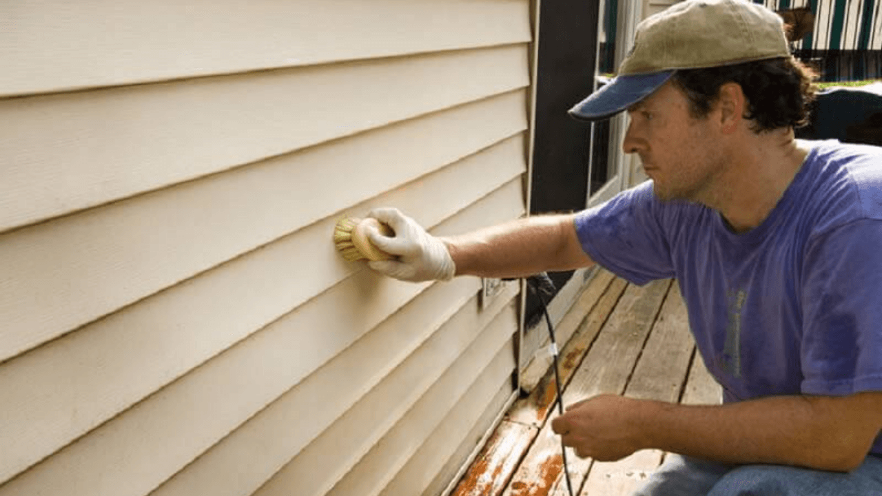 Proper Vinyl Siding Maintenance in Cincinnati, OH