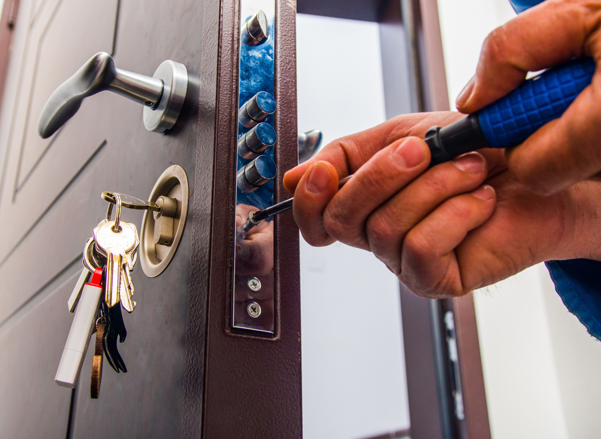 Why Should I Use a Professional Locksmith Company?