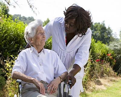 Benefits of Hiring Senior Care Providers For Your Elders