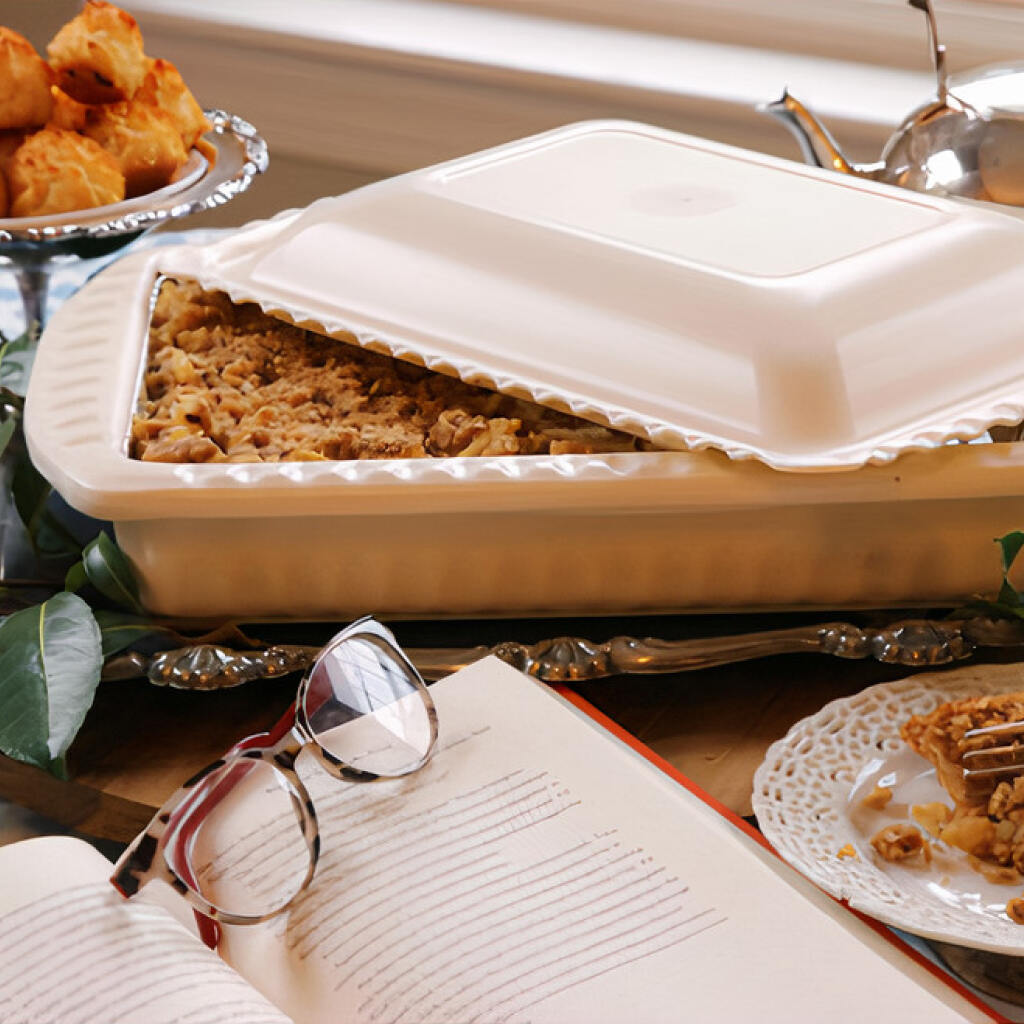 White Serving Carrier For Foil Pans – Buy The Best For Your Kitchen