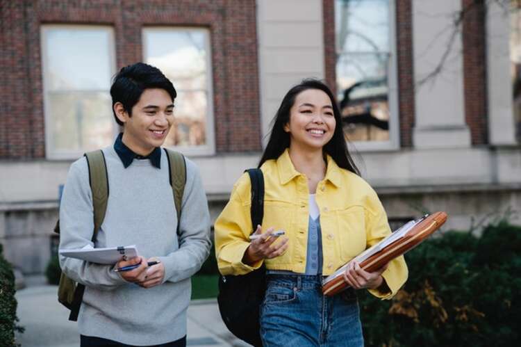 Geneva vs. Zurich: Which Student City Is Better for You?