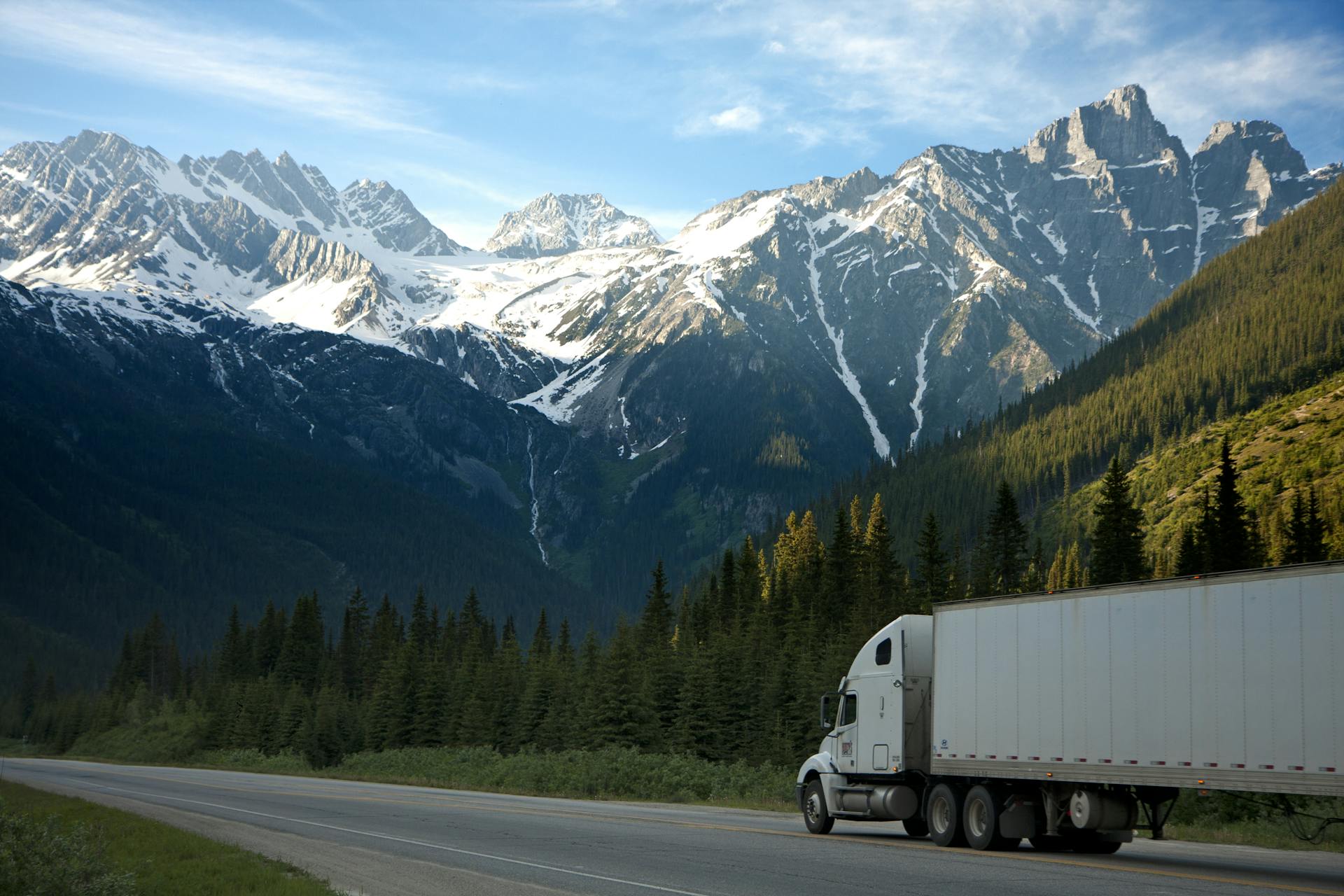 Which Semi-Truck Brands Hold Their Value Best—and Why 