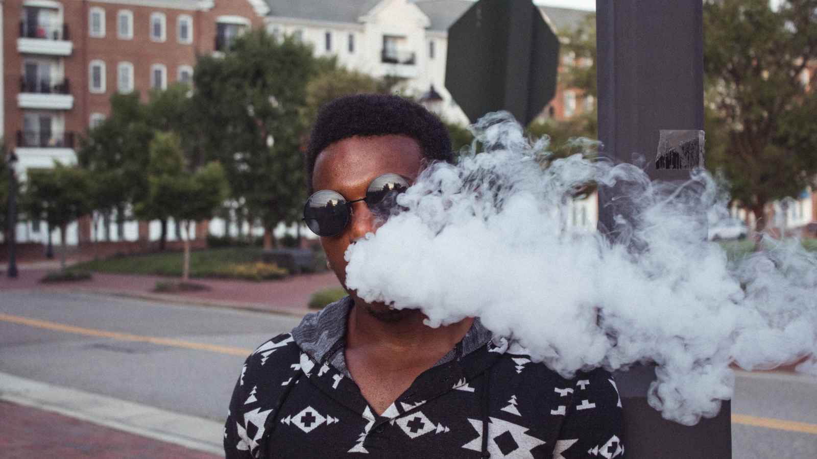 Tips to Consider While Buying The Best Disposable Vapes Online