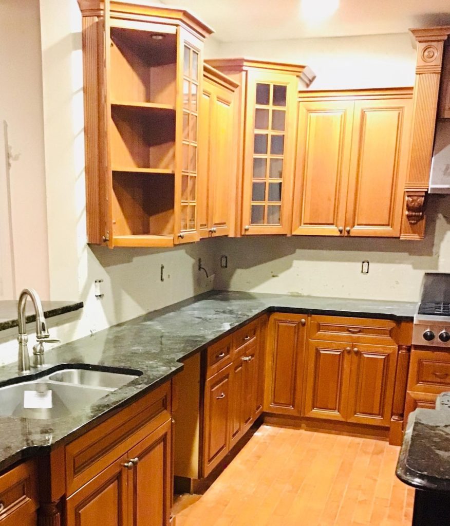 How to Choose the Right Cabinets for Your Kitchen By Hiring The Best Remodeling Services?