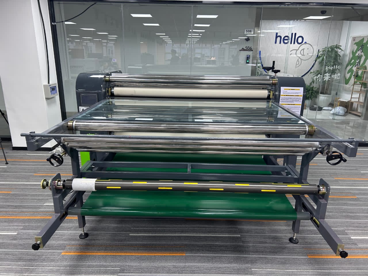 What are the differences between a lanyard heat transfer machine and a rotary heat press?
