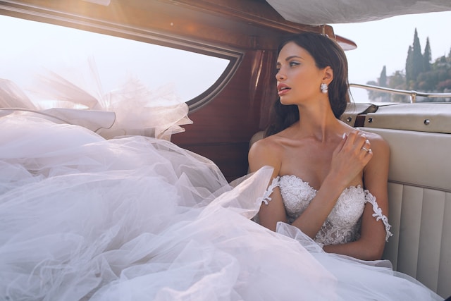 Mixing Metals: How to Create a Cohesive Bridal Look