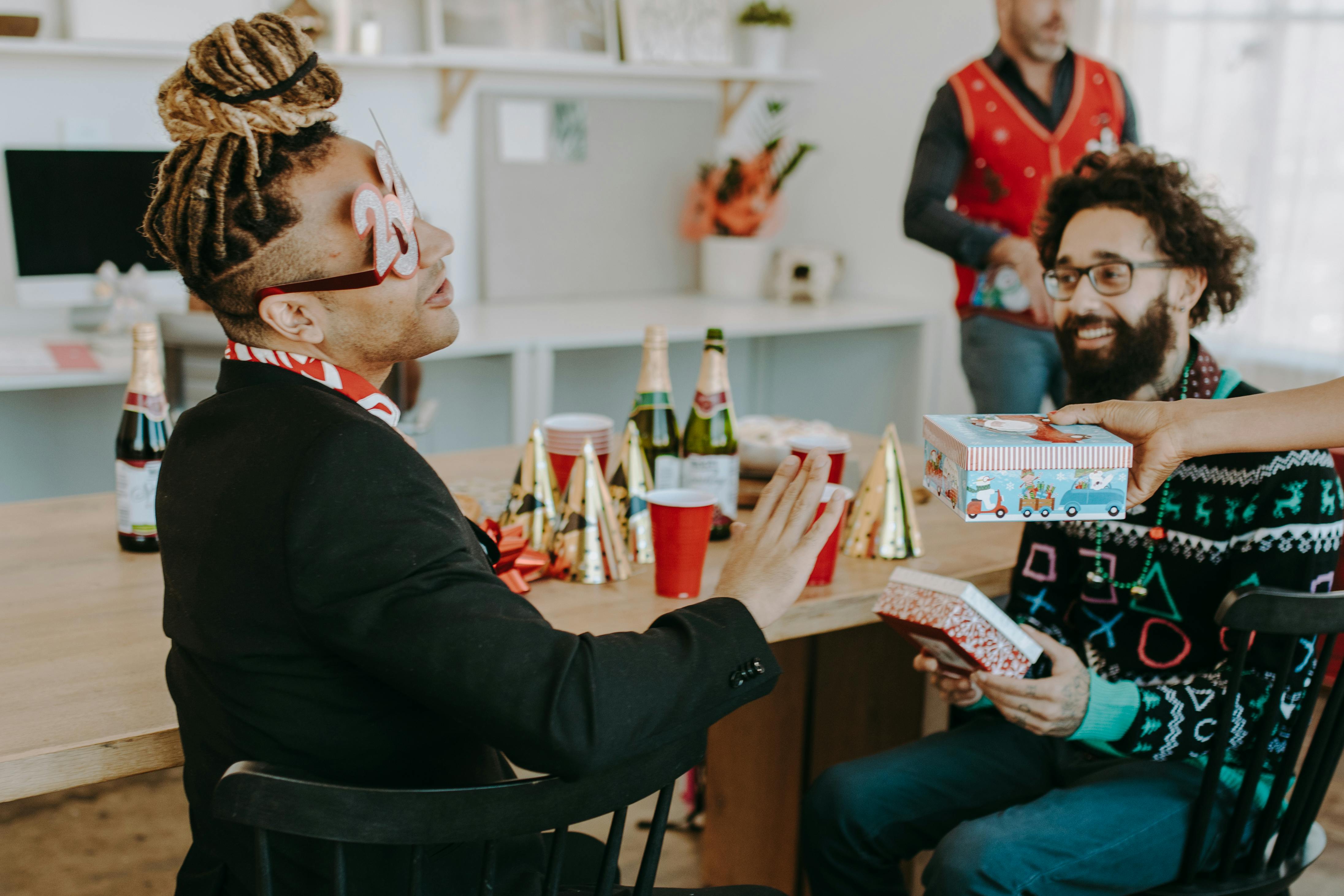 The Ultimate Guide to Birthday Gift Boxes and Corporate Gift Boxes