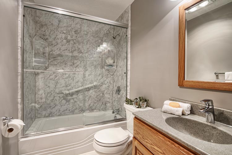 How to choose the right contractor for your Bathroom Remodeling?