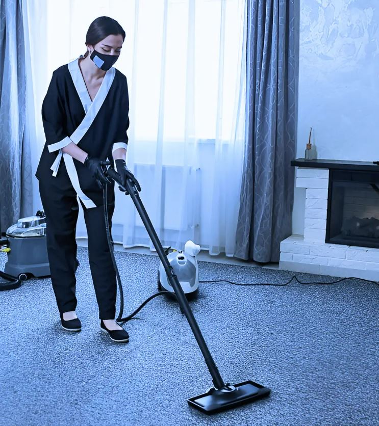 How Do You Manage Time When Cleaning a Large House?