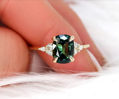 Top Trends in Diamond Rings for Women: A Guide to Choosing the Perfect Sparkle