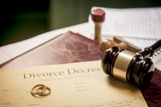 Navigating the Emotional Challenges of Divorce with Legal Support in Spotsylvania