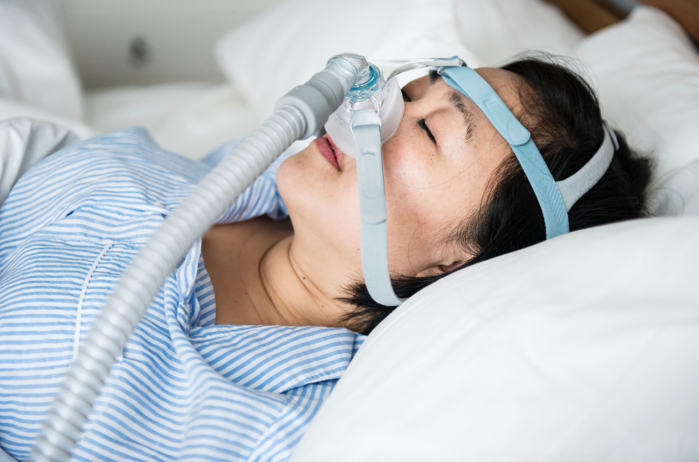 Is the AirFit F40 Right for Side Sleepers and Glasses Wearers?
