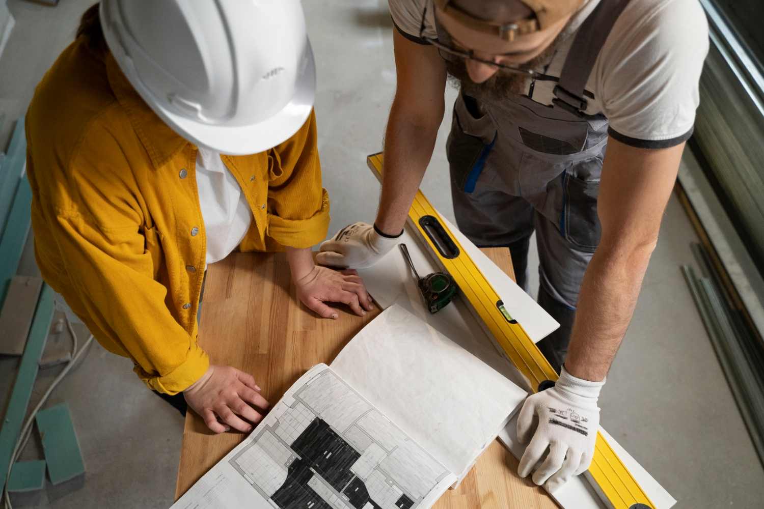 What is the Difference Between a Contractor and a Home Builder? 